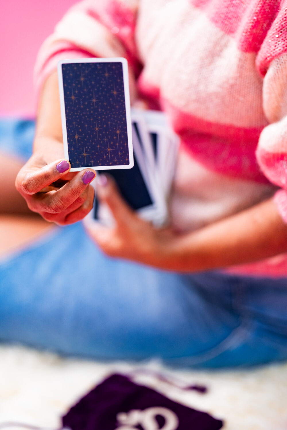 ila Ganpatsing met tarotkaart